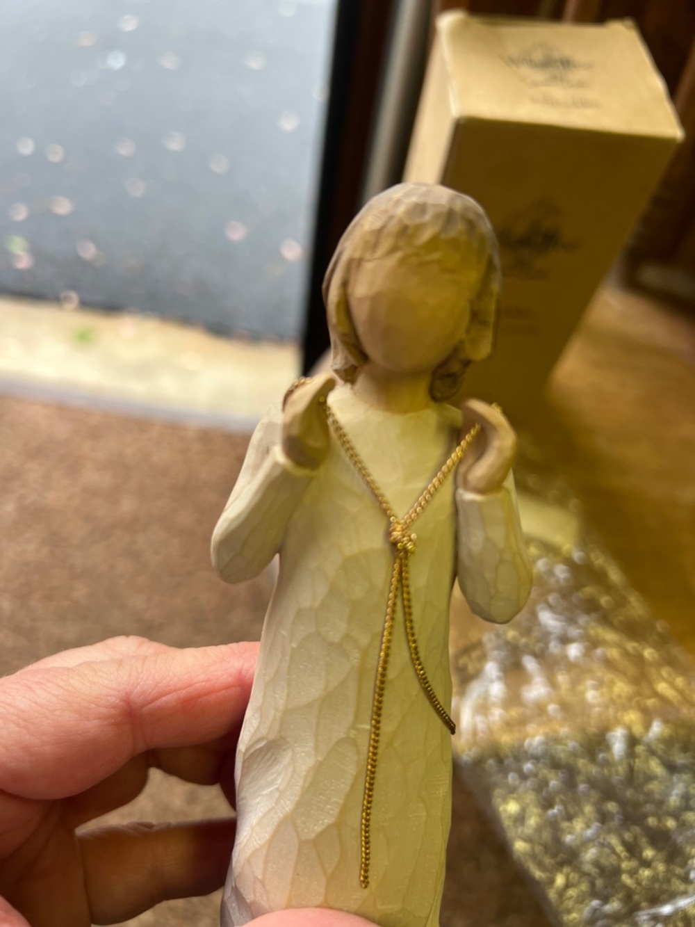 Willow Tree Figurine in Cream with Gold Necklace NWT - Picture 7 of 8